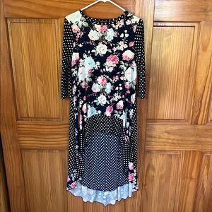 Nuggles High-low floral top 💕